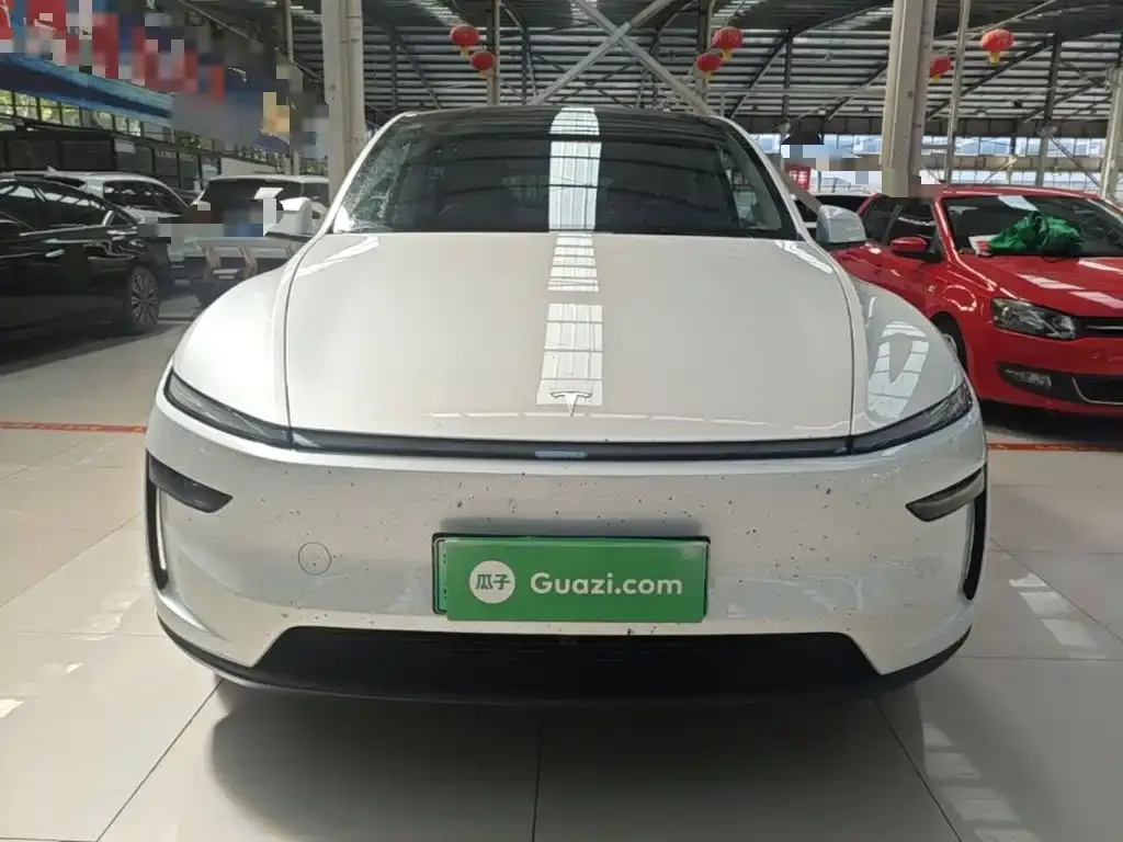 Tesla Model Y — фото 10