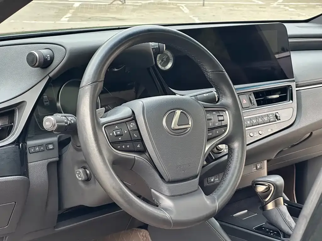 Lexus ES — фото 2