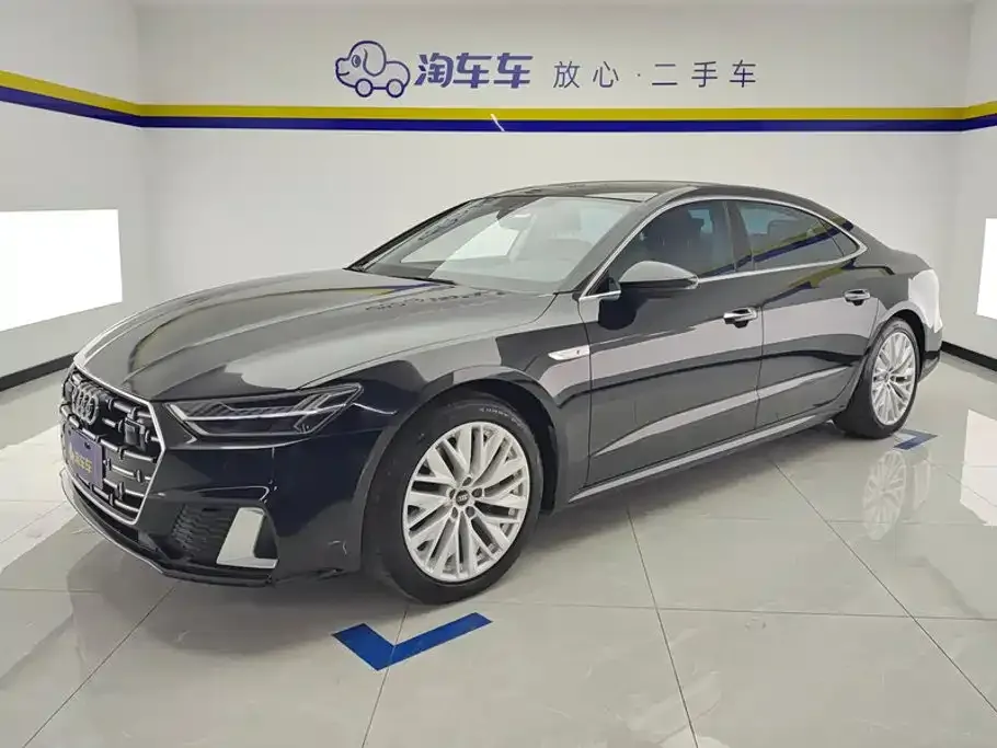 Audi A7L — фото 1