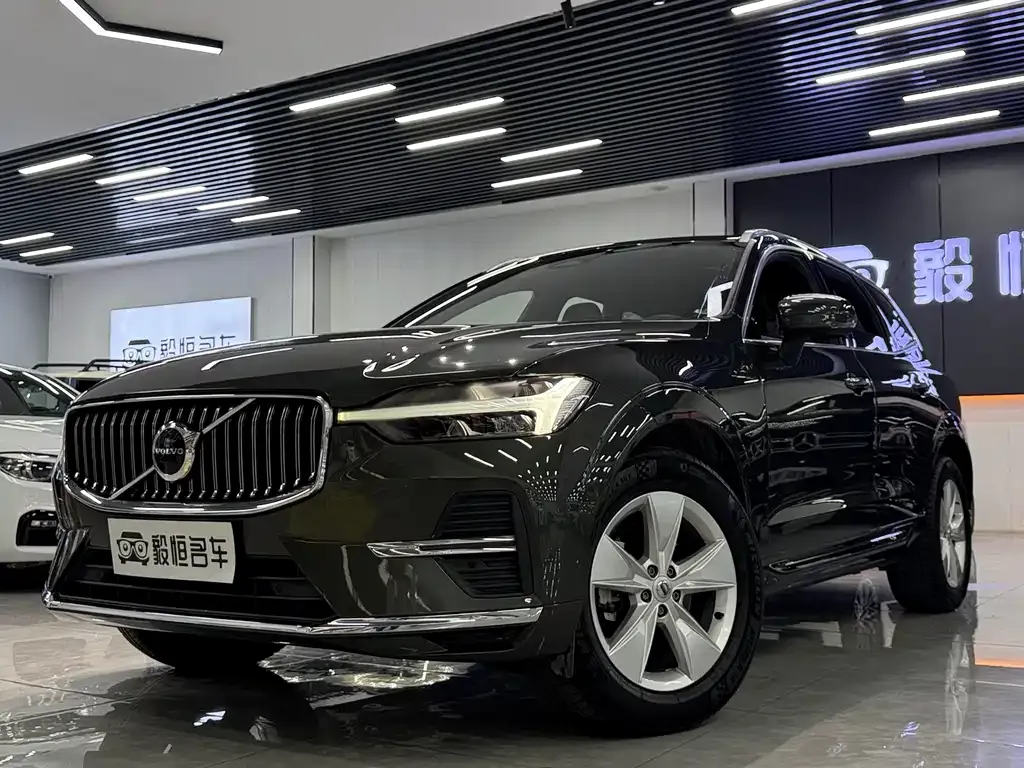 Volvo XC60 — фото 1
