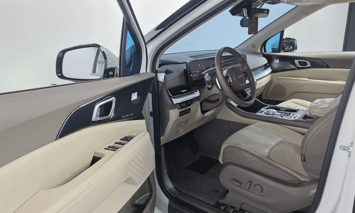 Kia Carnival — фото 10