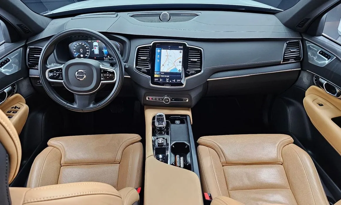 Volvo XC90 — фото 7