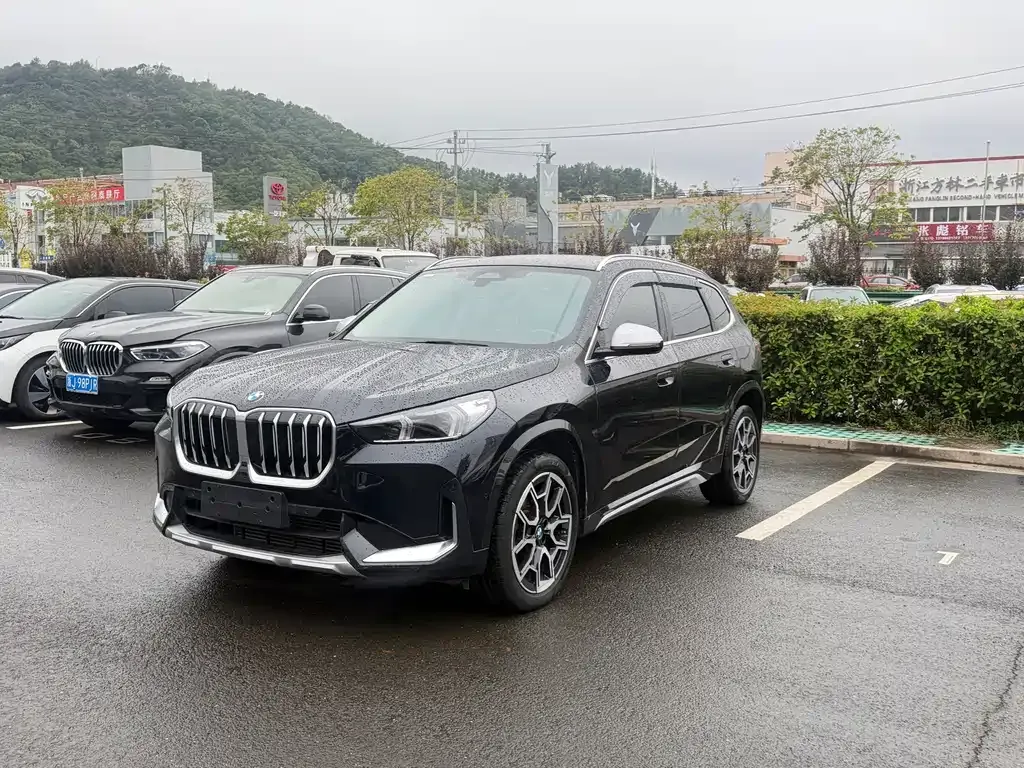 BMW X1 — фото 1