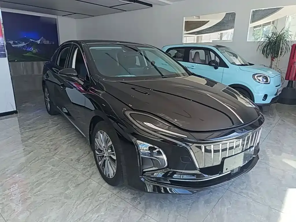 Hongqi E-QM5 — фото 3