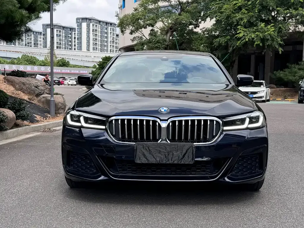 BMW 5 Series — фото 5