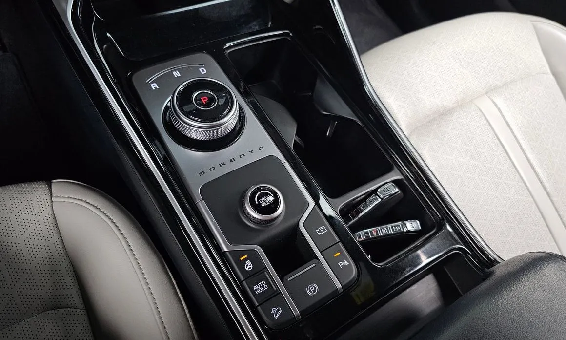 Kia Sorento — фото 8