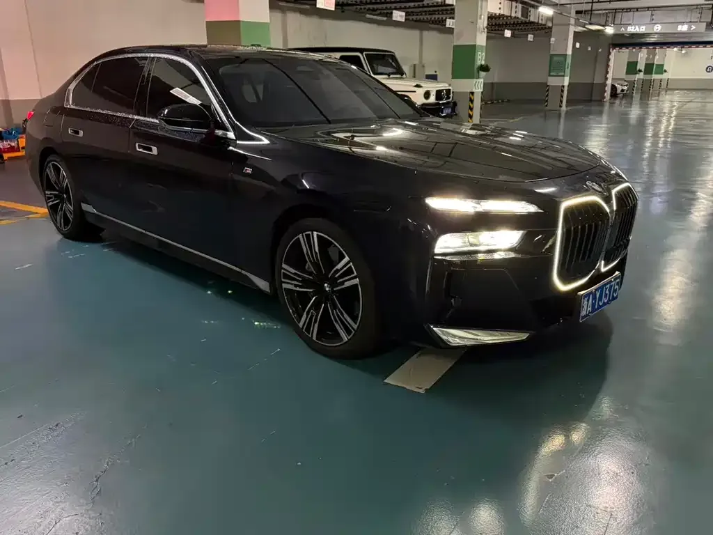 BMW 7 Series — фото 2