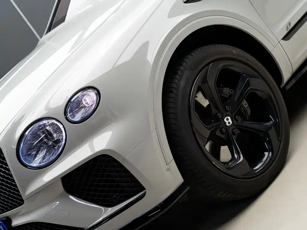 Bentley Bentayga — фото 10