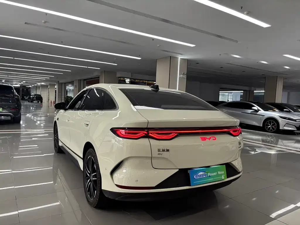 BYD Qin L — фото 10