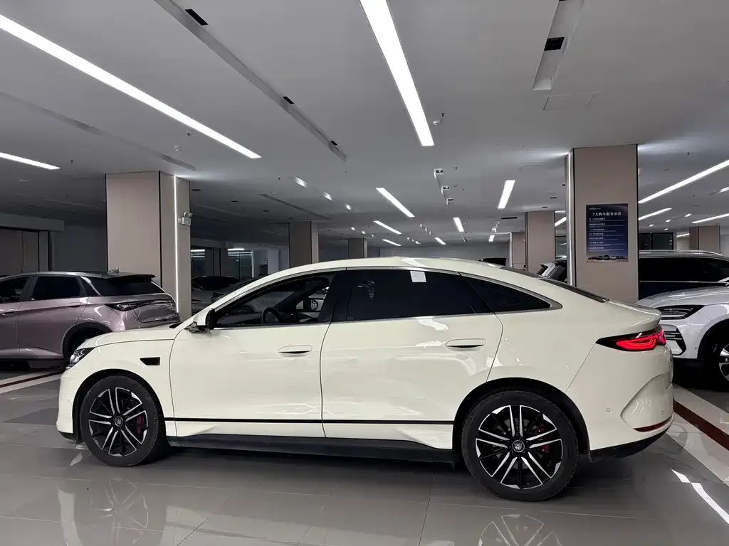 BYD Qin L — фото 6