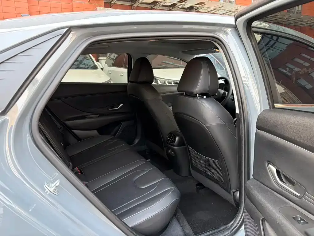 Hyundai Elantra — фото 6