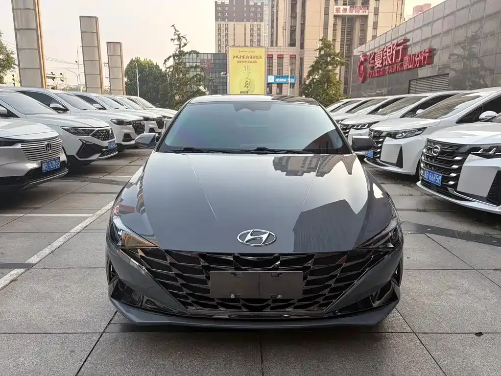 Hyundai Elantra — фото 10