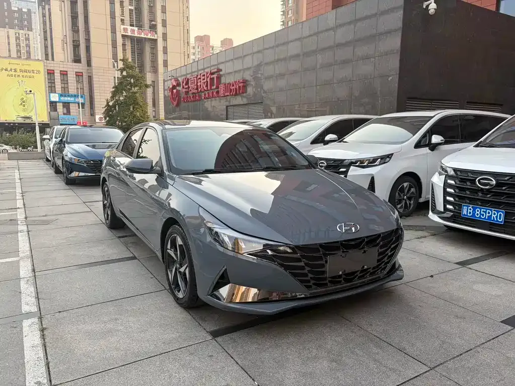Hyundai Elantra — фото 3