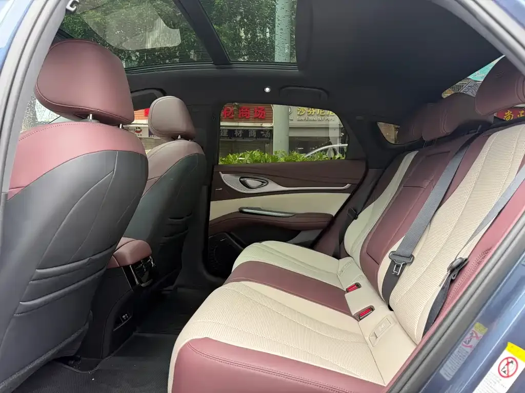 BYD Seal — фото 8