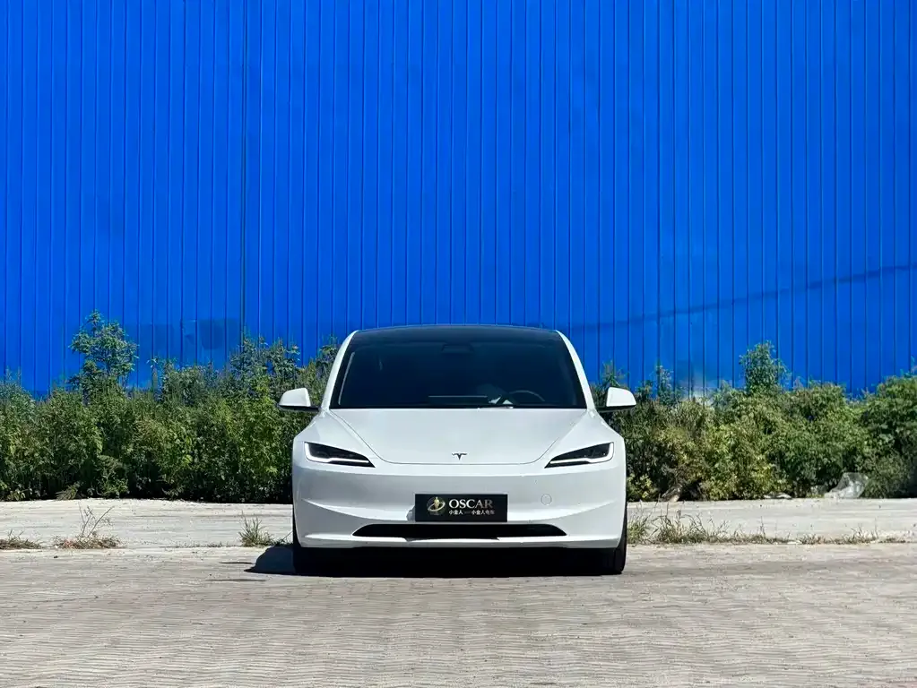 Tesla Model 3 — фото 5