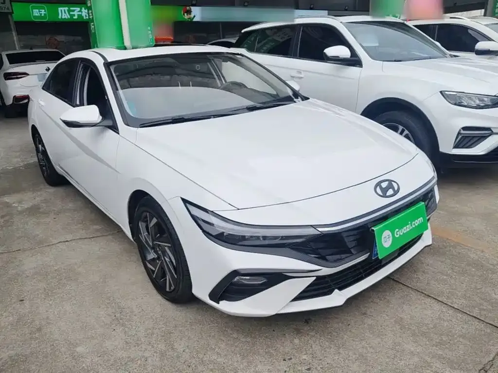 Hyundai Elantra — фото 5