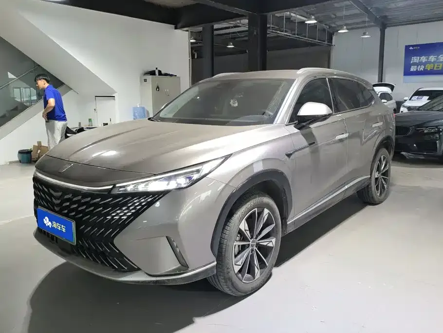 Roewe RX5 New Energy — фото 1