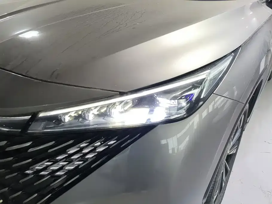 Roewe RX5 New Energy — фото 8