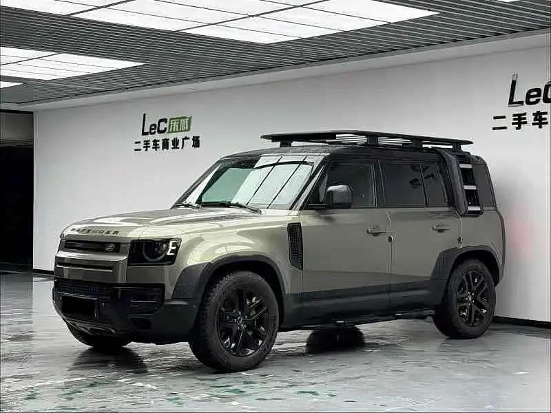 Land Rover Defender — фото 1
