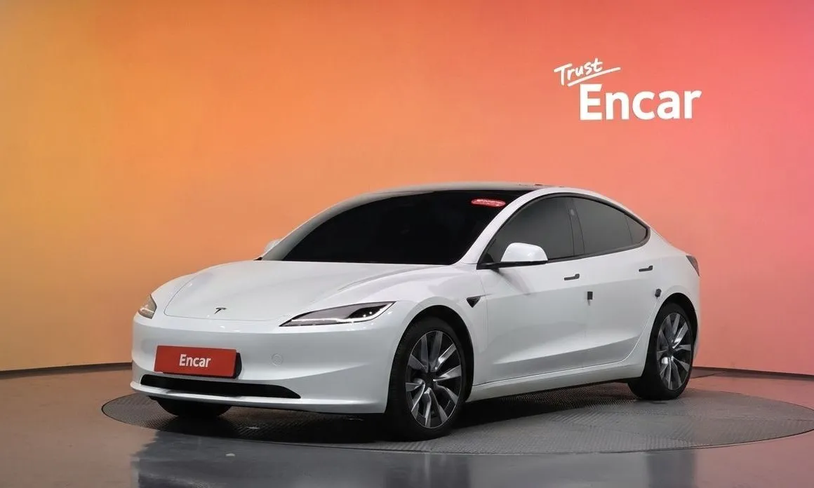 Tesla Model 3 — фото 1