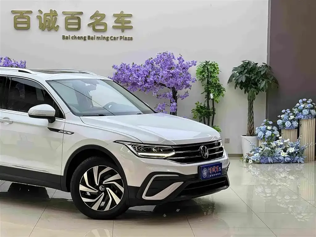 Volkswagen Tiguan L — фото 4