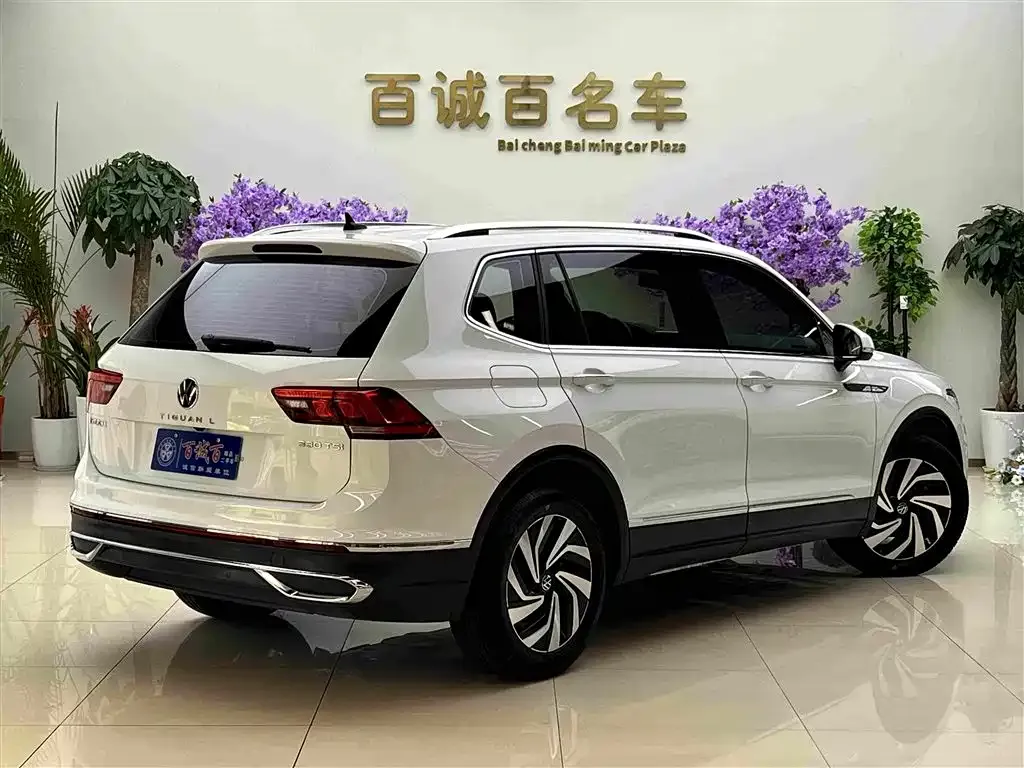 Volkswagen Tiguan L — фото 3