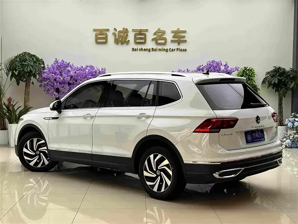 Volkswagen Tiguan L — фото 6
