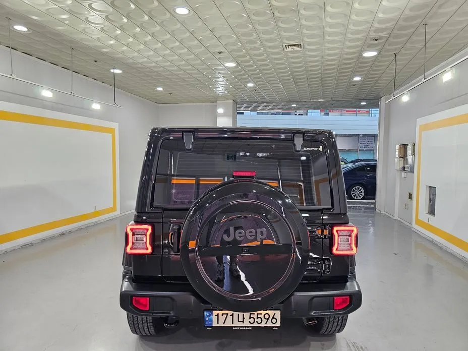 Jeep Wrangler — фото 8