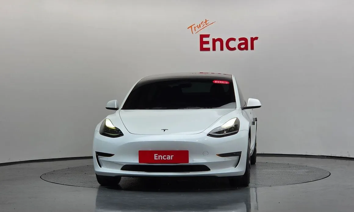 Tesla Model 3 — фото 2