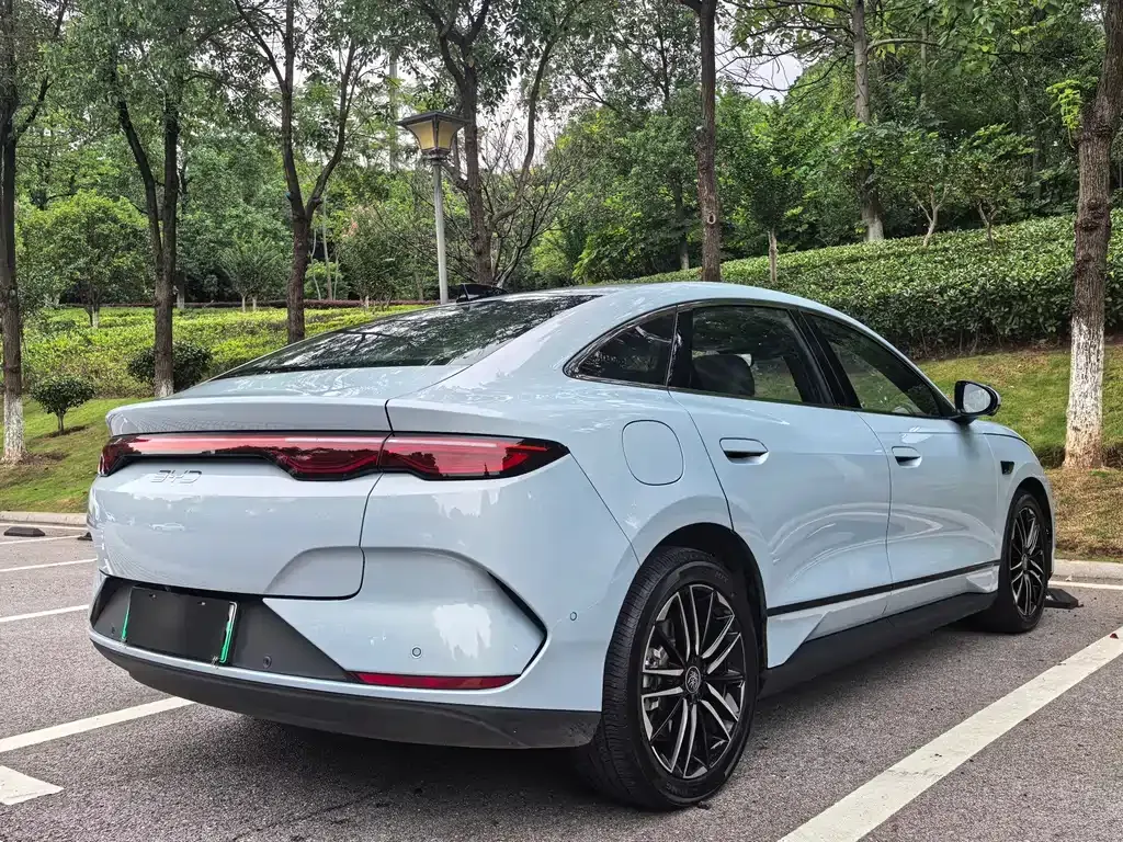 BYD Qin L — фото 9