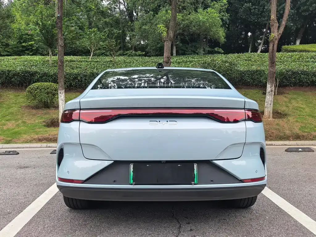 BYD Qin L — фото 10