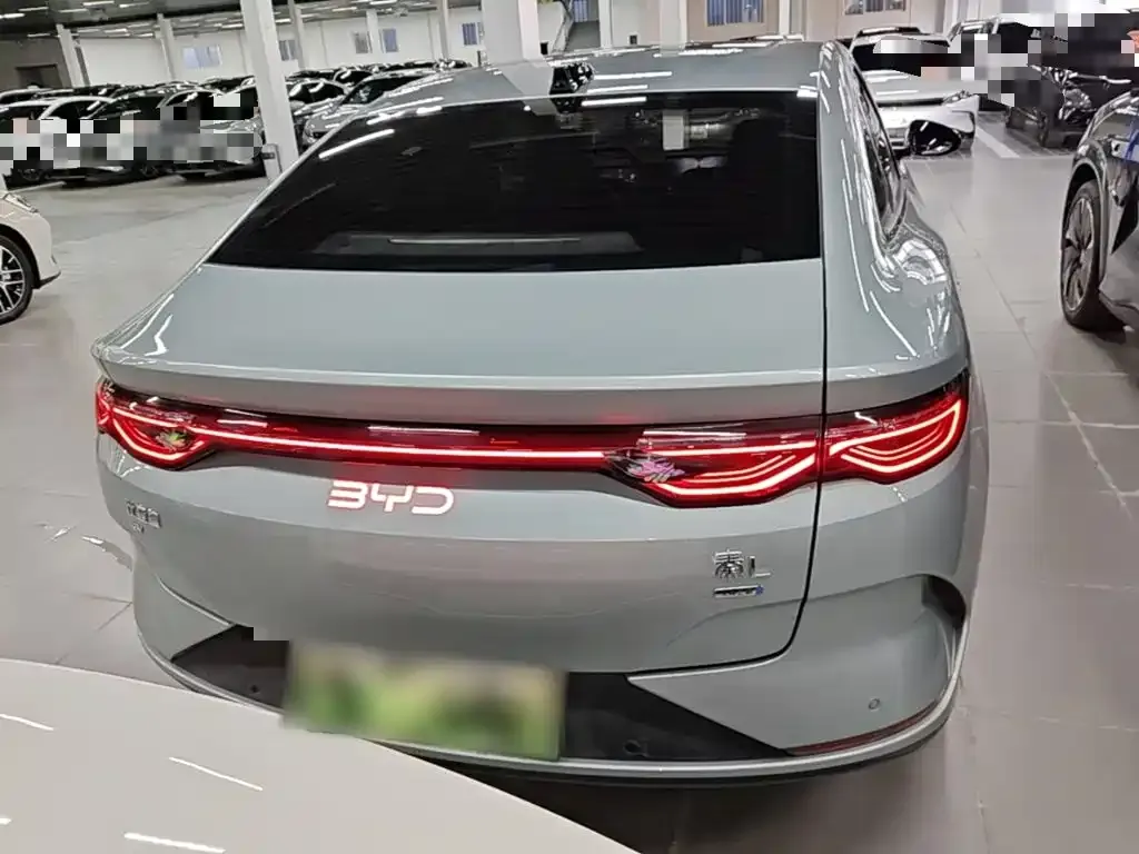 BYD Qin L — фото 6