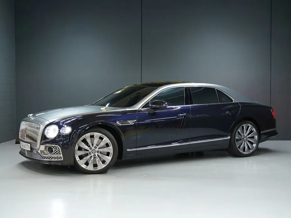 Bentley Flying Spur — фото 1