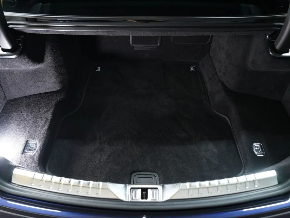 Bentley Flying Spur — фото 6