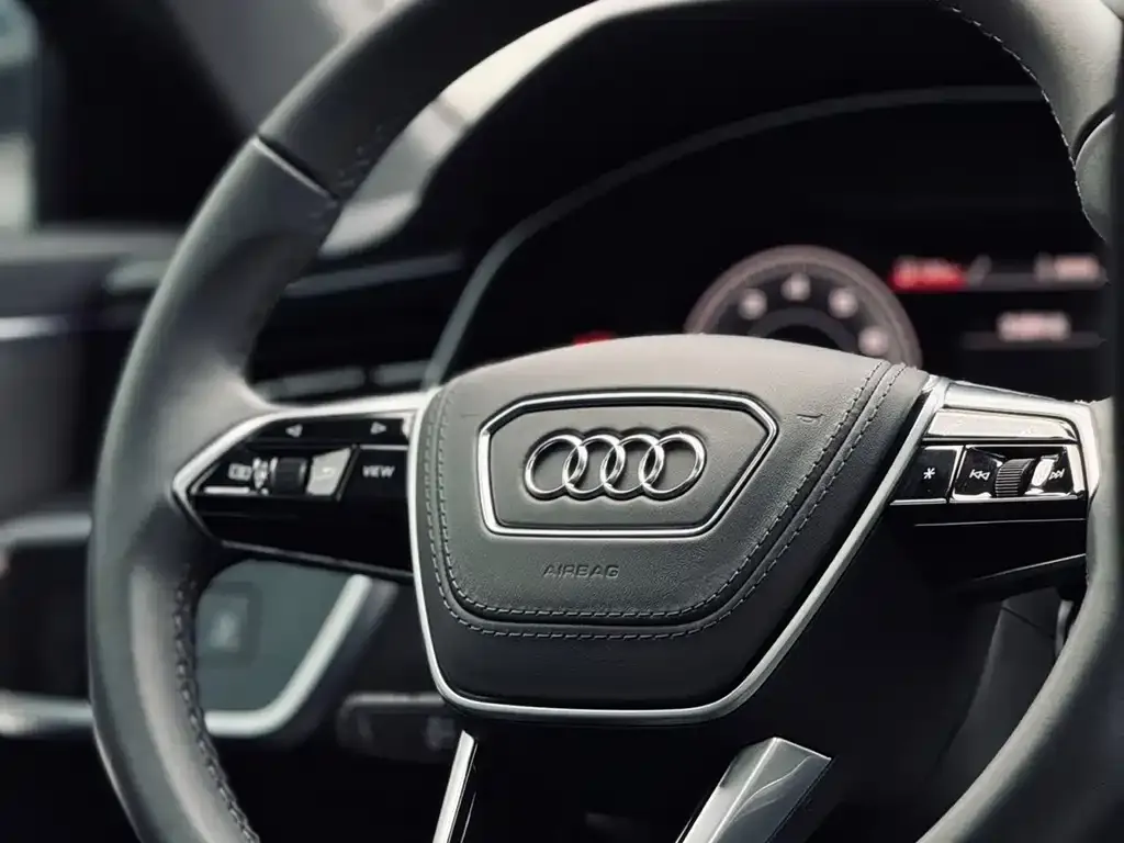 Audi A6L — фото 8