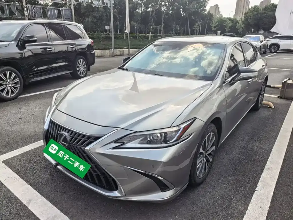 Lexus ES — фото 10