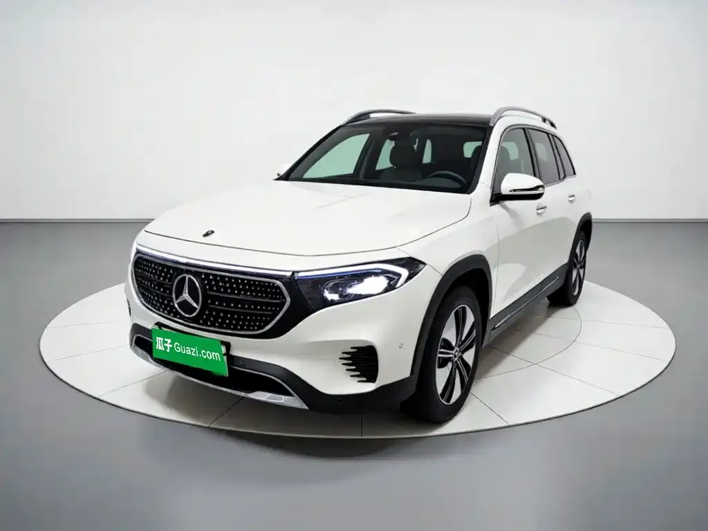 Mercedes-Benz EQB — фото 1