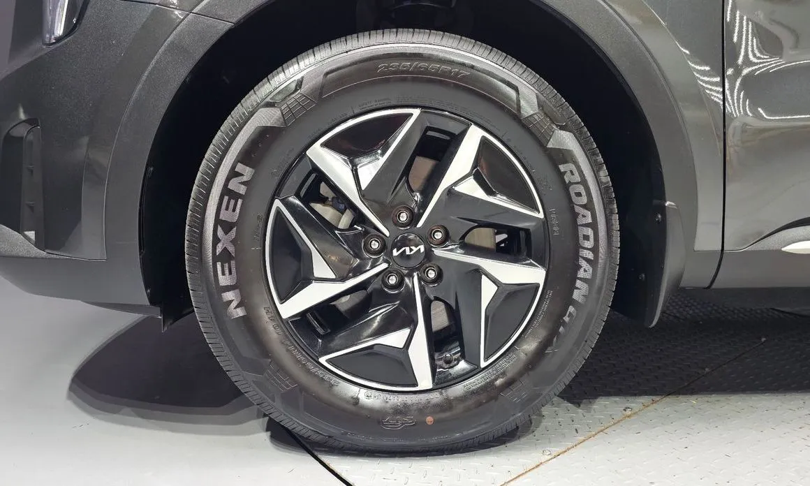 Kia Sorento — фото 6