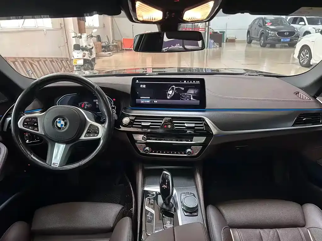 BMW 5 Series New Energy — фото 5