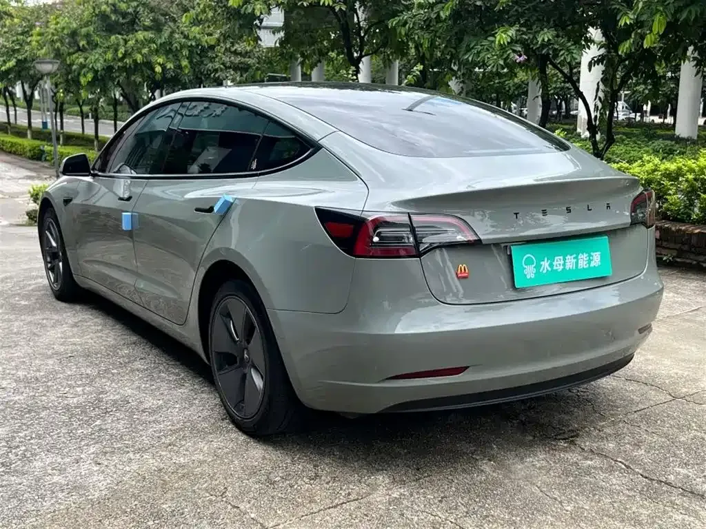 Tesla Model 3 — фото 4