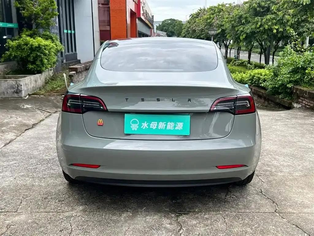 Tesla Model 3 — фото 5