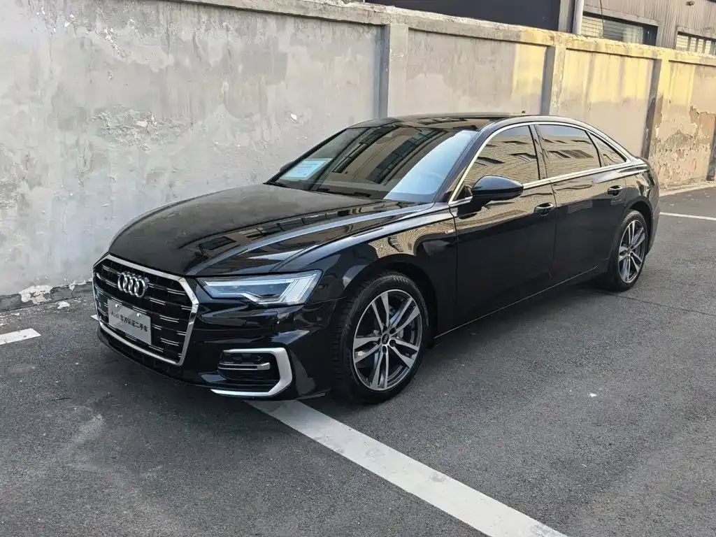 Audi A6L — фото 1