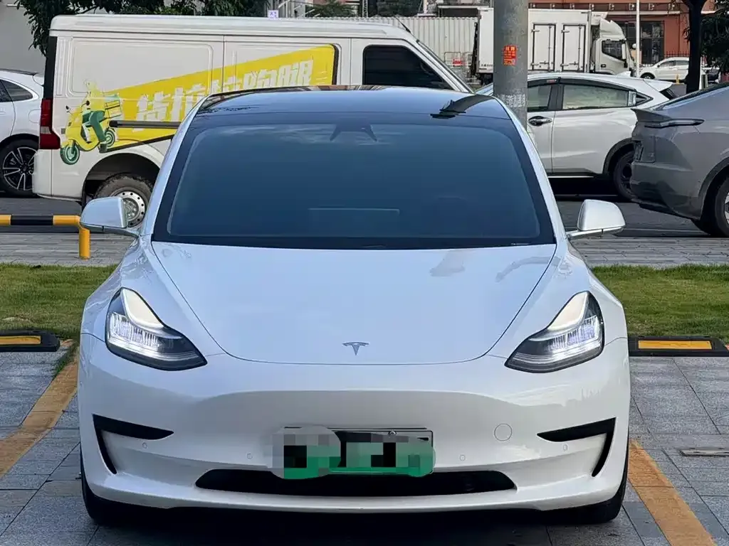 Tesla Model 3 — фото 7