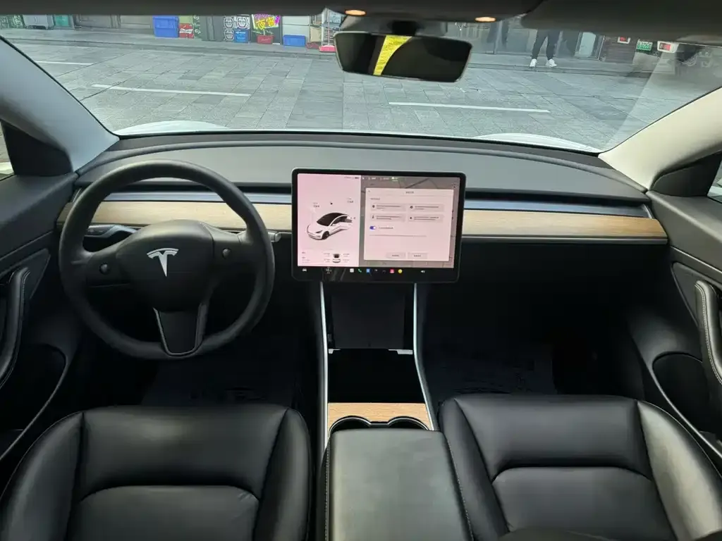 Tesla Model 3 — фото 6