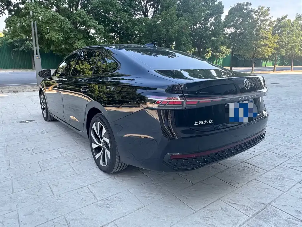 Volkswagen Passat — фото 7