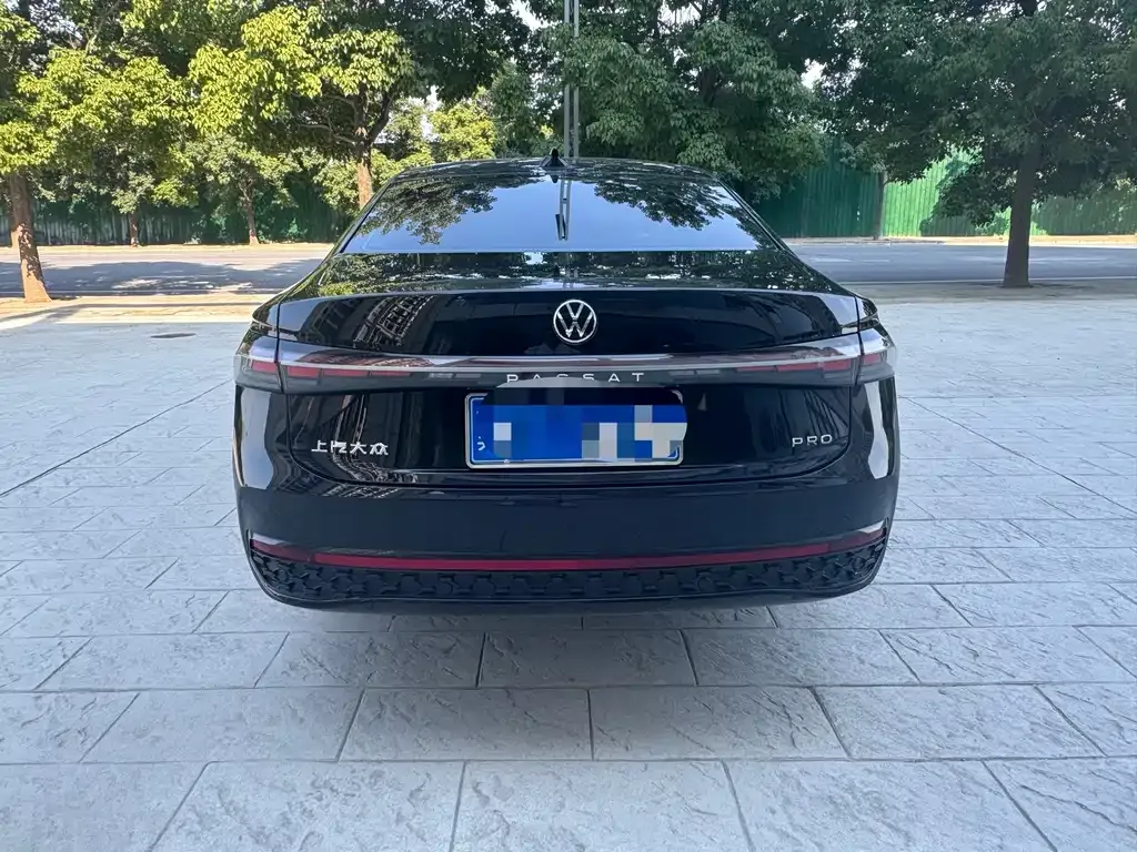 Volkswagen Passat — фото 8