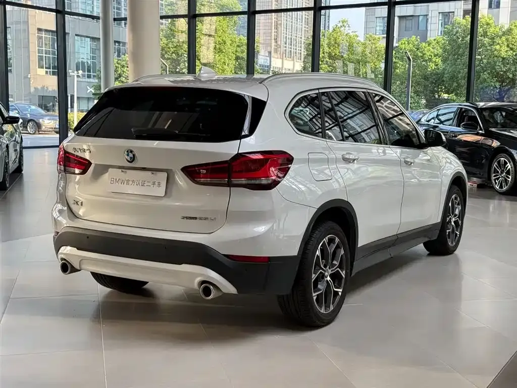 BMW X1 — фото 5