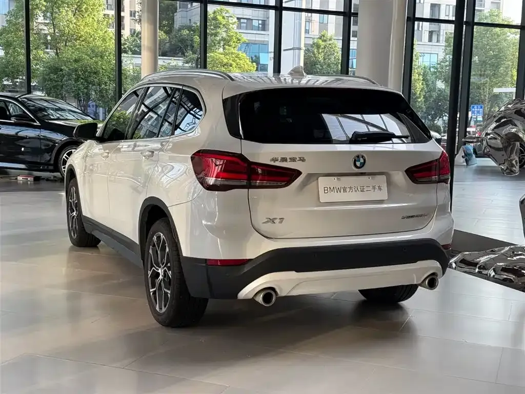 BMW X1 — фото 9