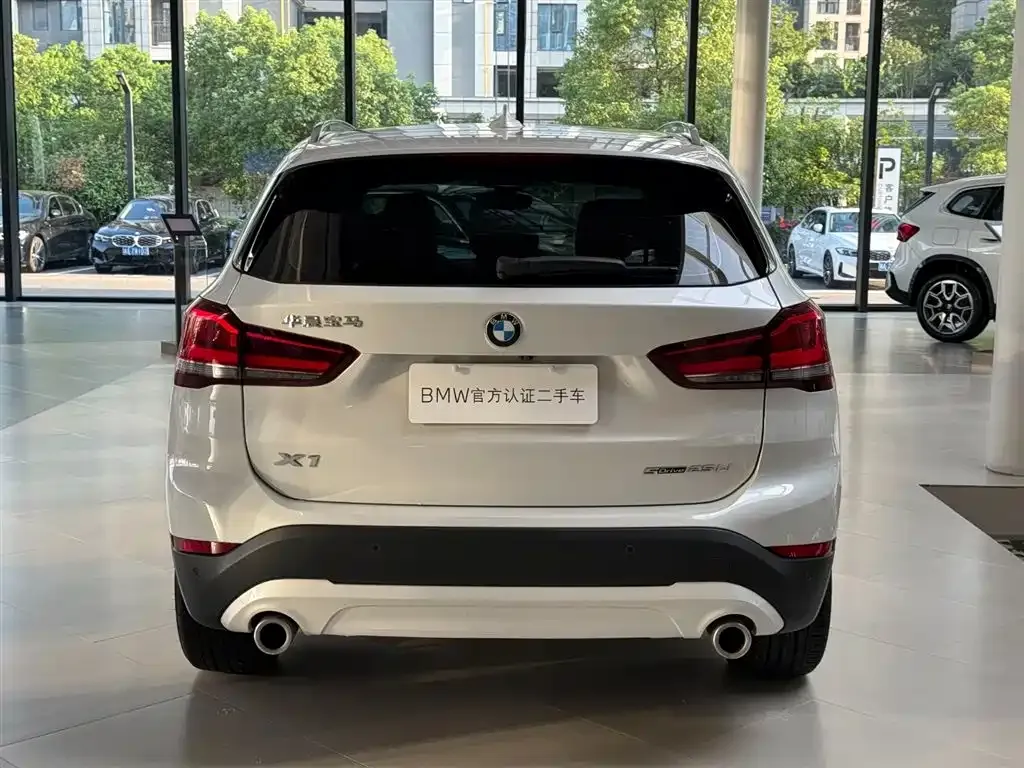 BMW X1 — фото 8