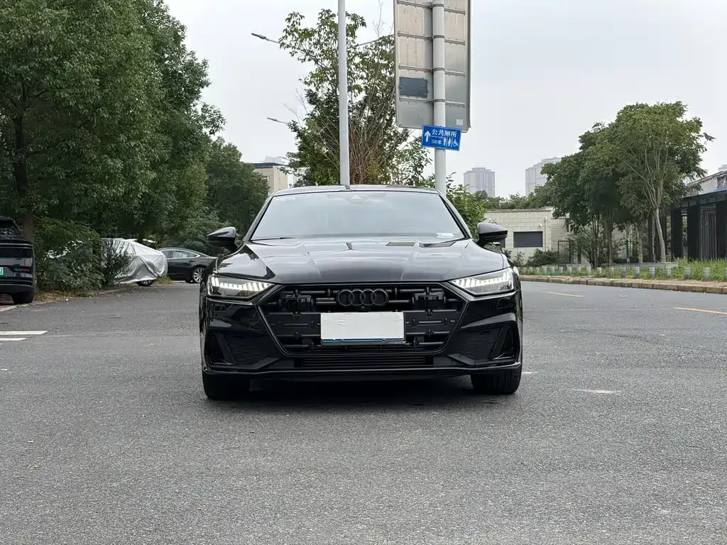 Audi A7L — фото 9